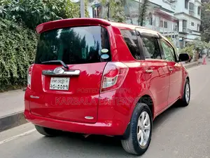 Toyota Ractis 2010 Red