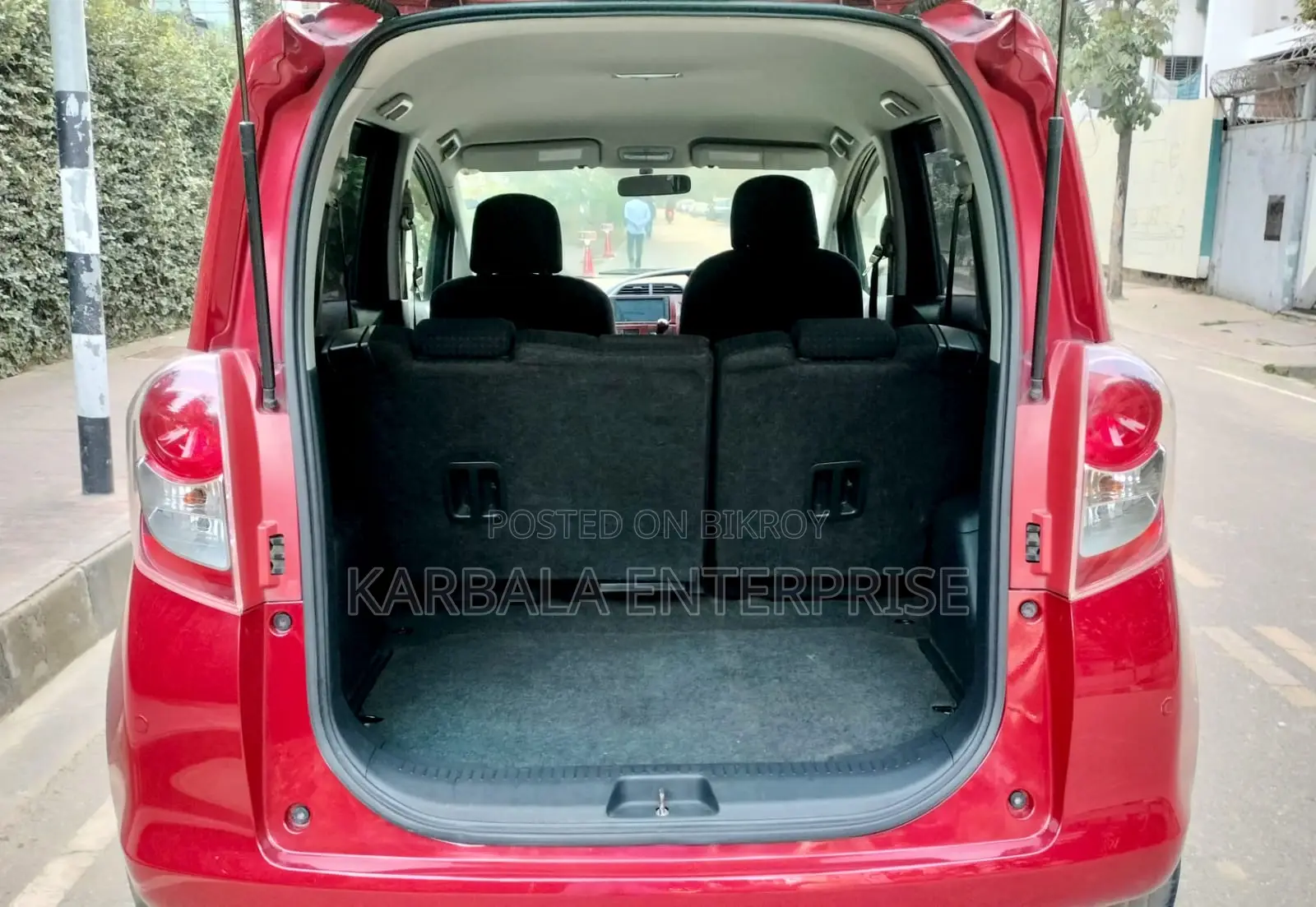 Toyota Ractis 2010 Red