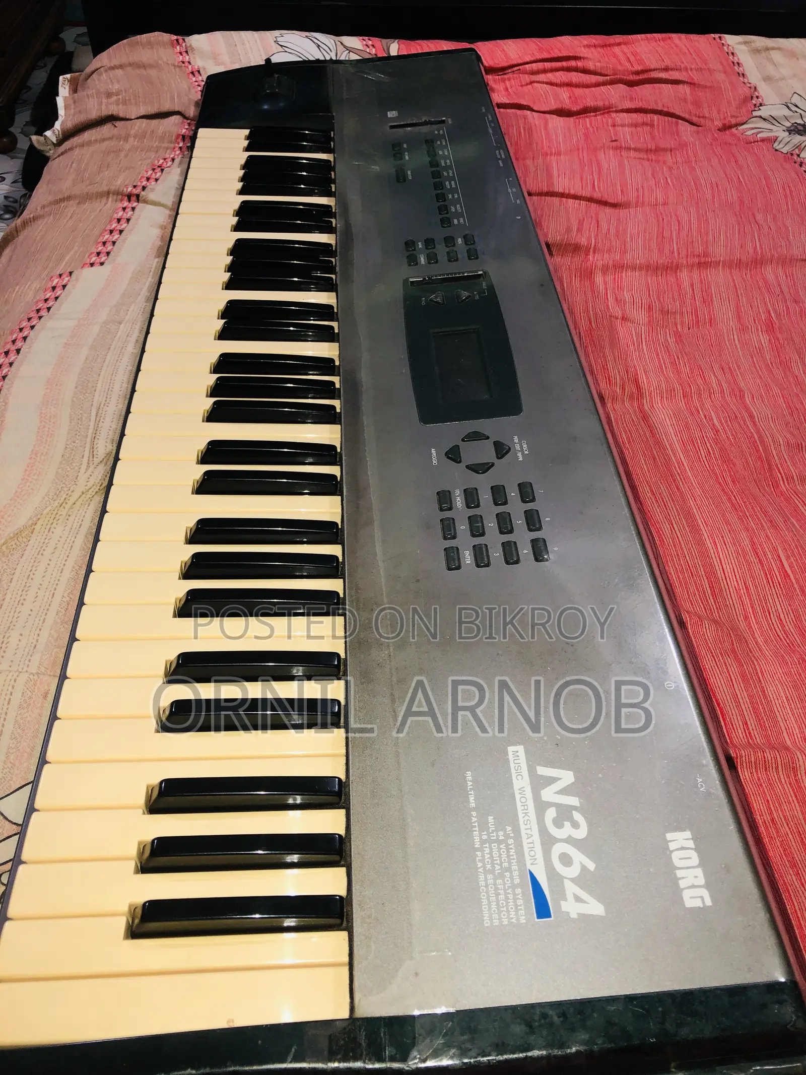 Korg N364 Keyboard