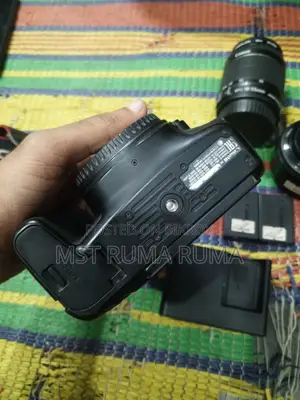 Canon Camera D77