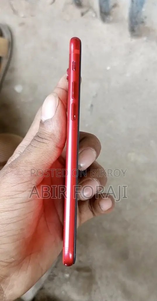 অ্যাপল আইফোন ৭ ৩২ জিবি রেড