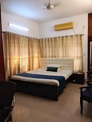 গুলশানে ভাড়ার জন্য ফার্নিশড ৩ বেডরুমের অ্যাপার্টমেন্ট