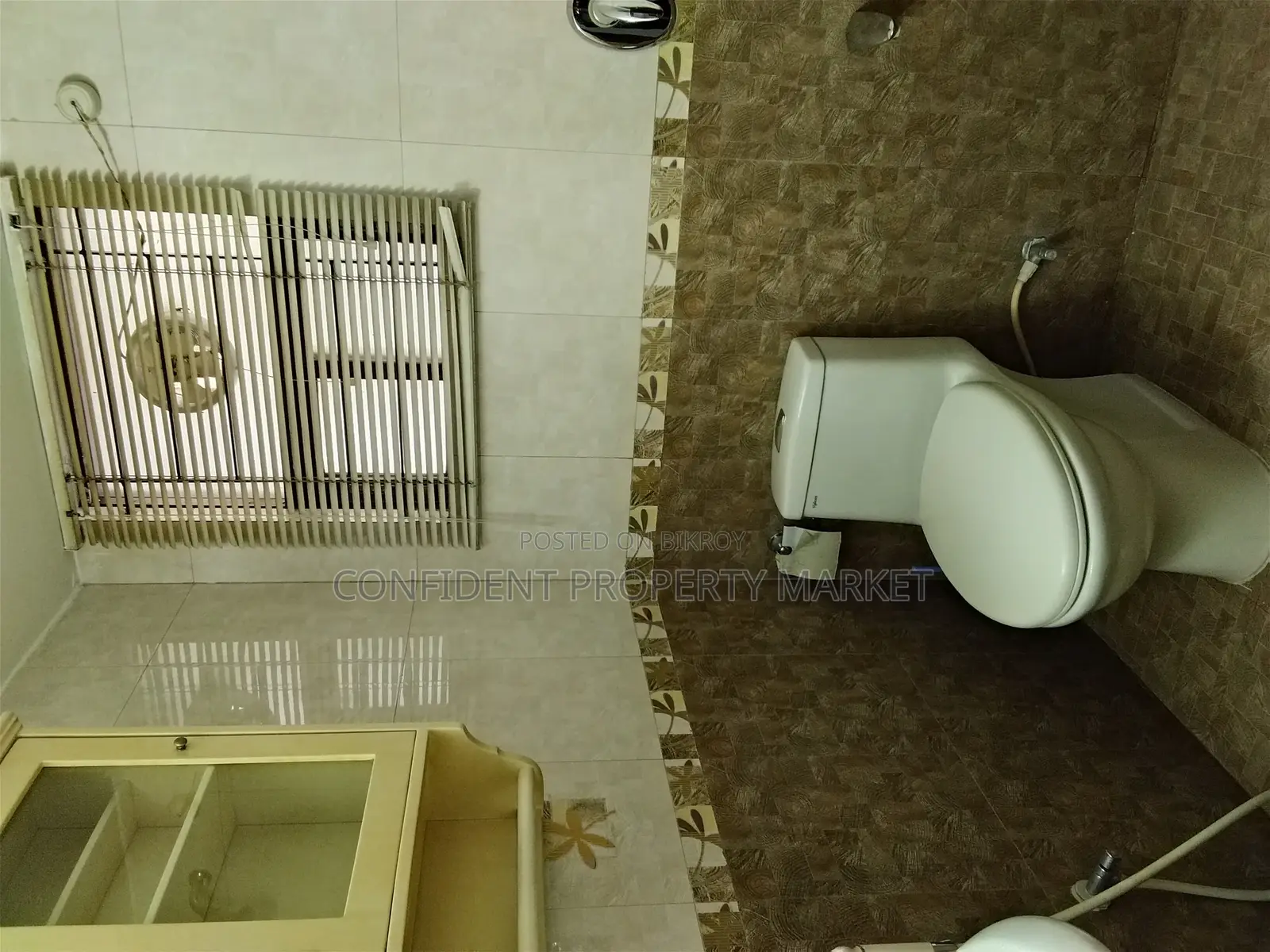 ভাড়ার জন্য ফার্নিশড ৩ বেডরুমের অ্যাপার্টমেন্ট