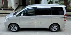 Toyota Noah 2002 Silver