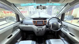 Toyota Noah 2002 Silver