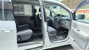 Toyota Noah 2002 Silver
