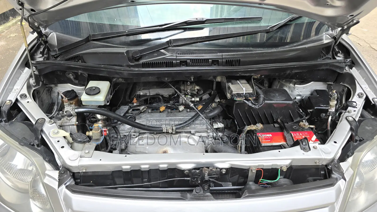 Toyota Noah 2002 Silver