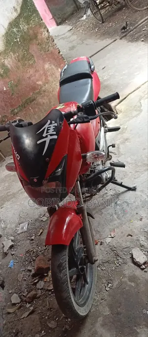Bajaj Pulsar N150 2016 Red