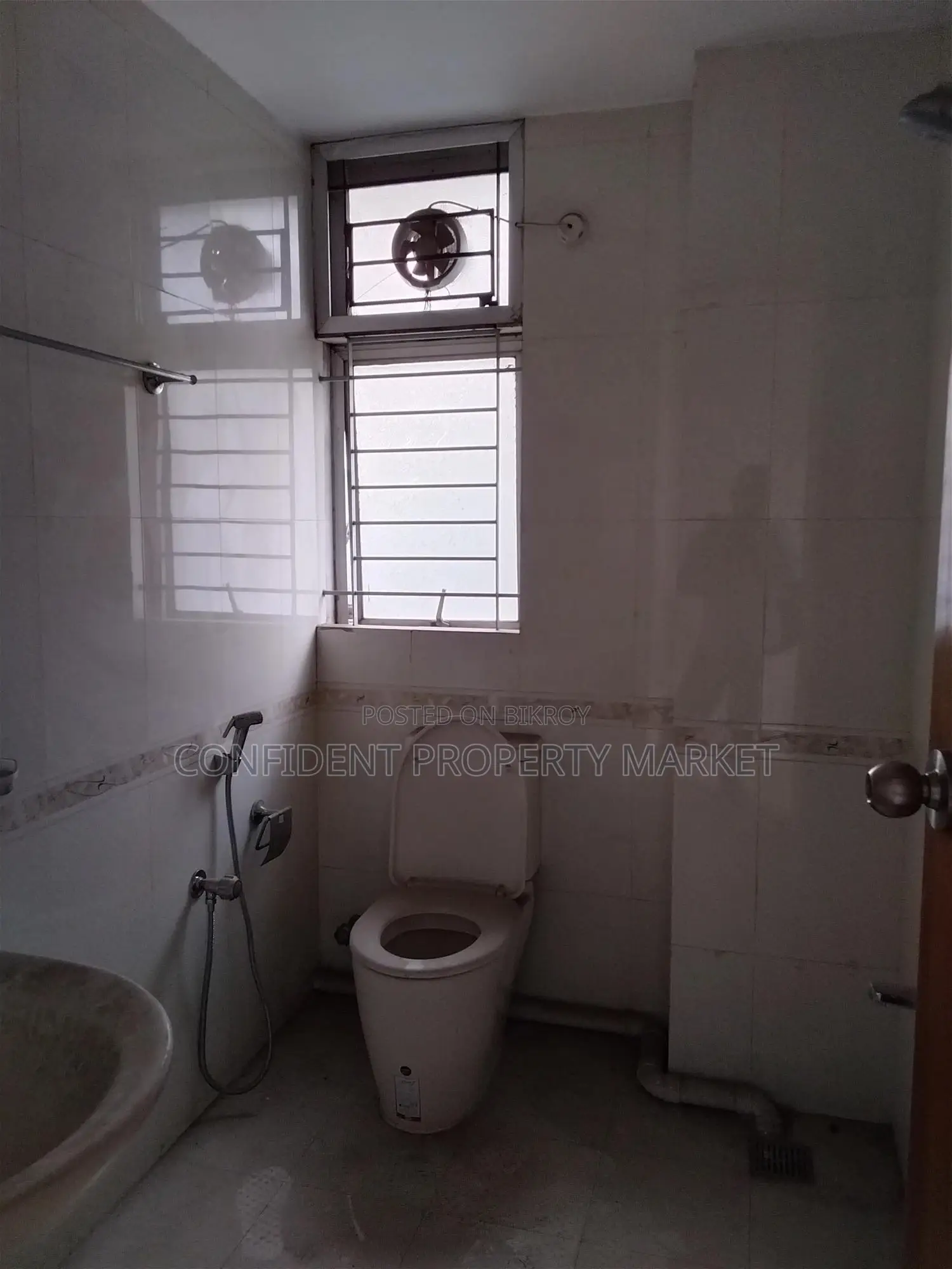 4bdrm Apartment in Baridhara for Sale