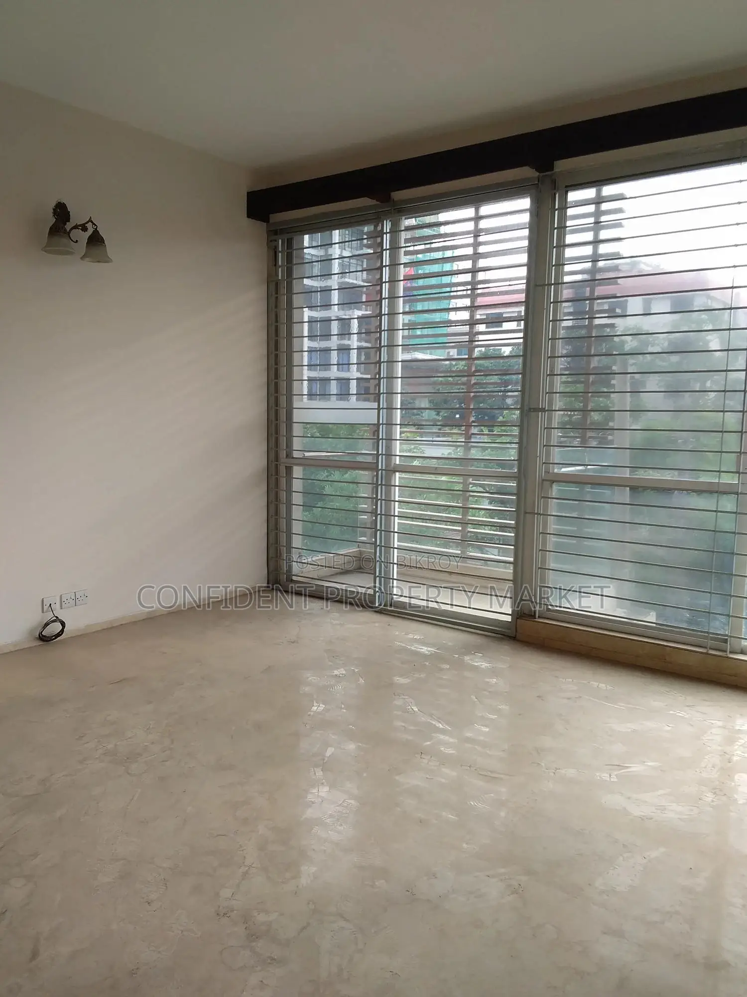 4bdrm Apartment in Baridhara for Sale