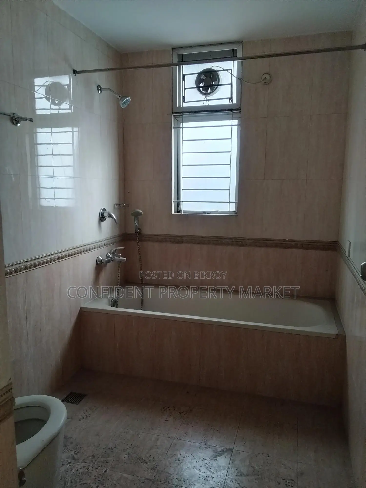 4bdrm Apartment in Baridhara for Sale