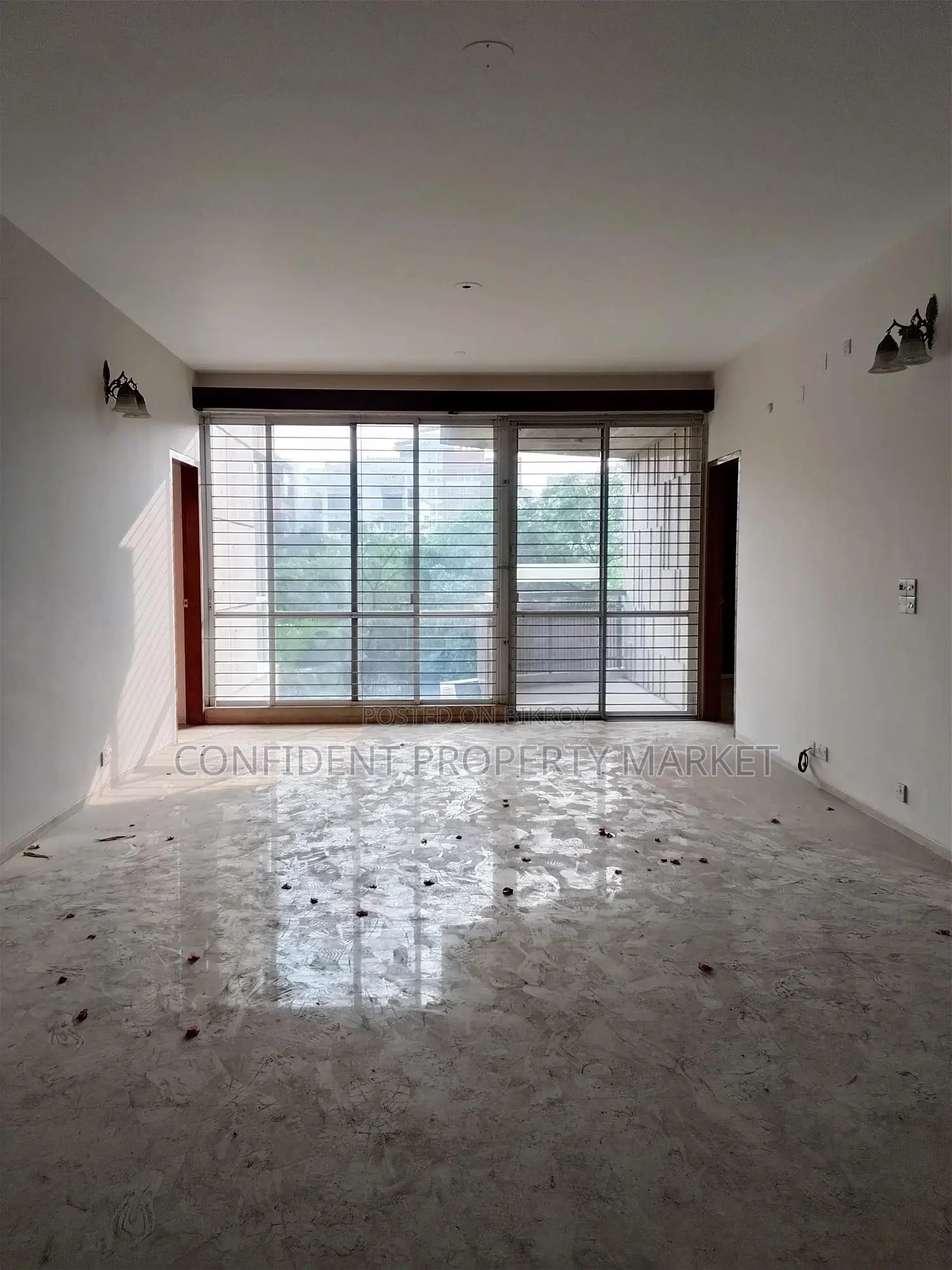 4bdrm Apartment in Baridhara for Sale