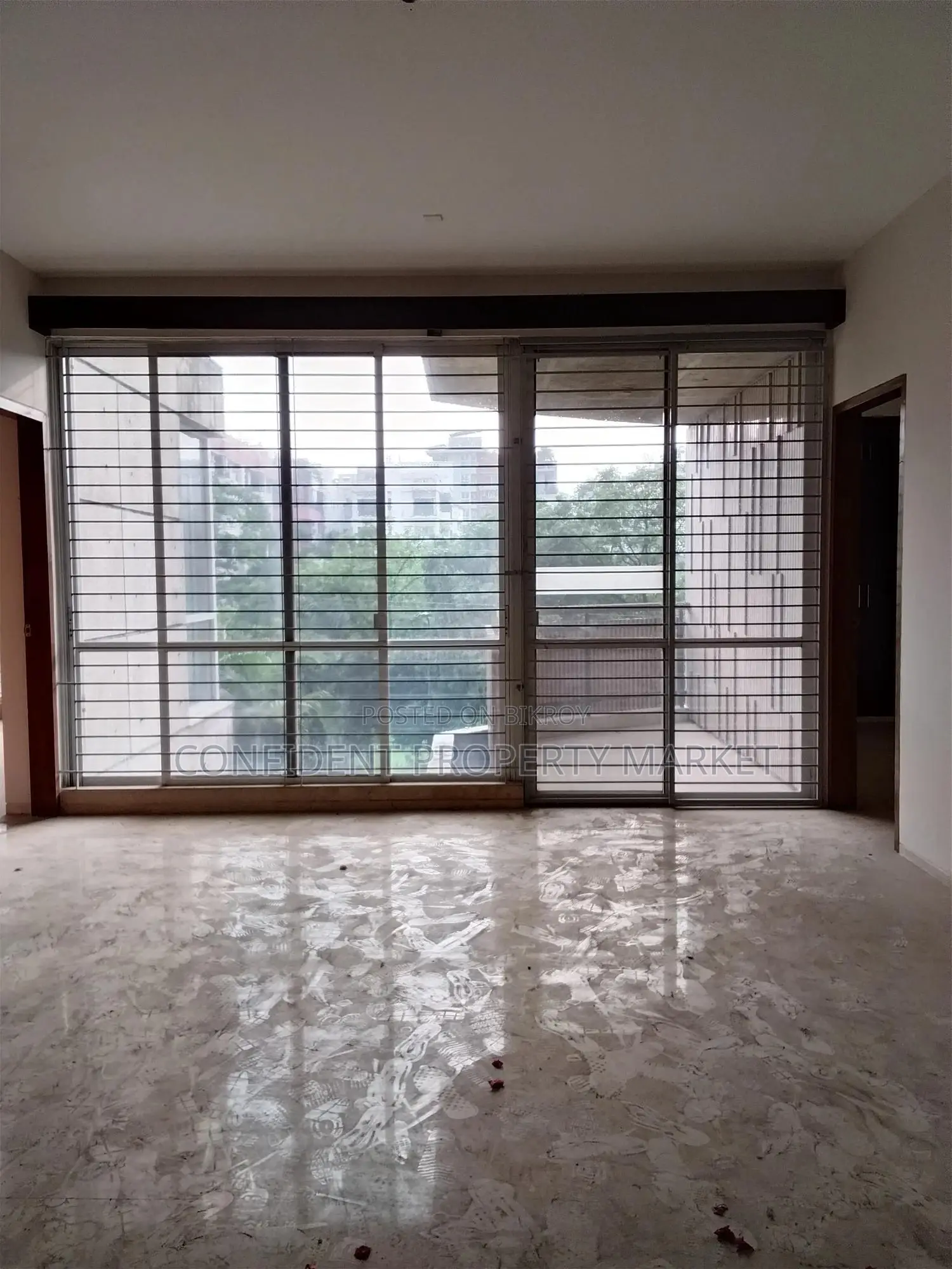 4bdrm Apartment in Baridhara for Sale