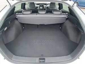 Toyota Prius Limited 2021 Pearl
