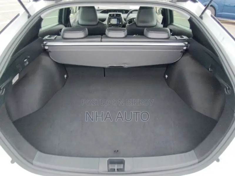 Toyota Prius Limited 2021 Pearl