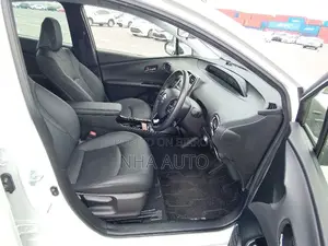 Toyota Prius Limited 2021 Pearl