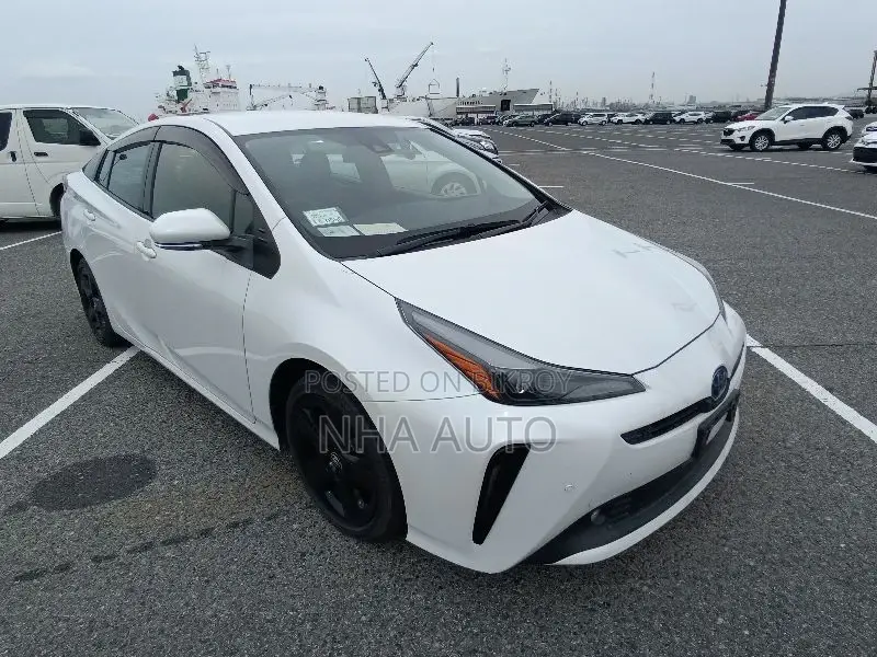 Toyota Prius Limited 2021 Pearl