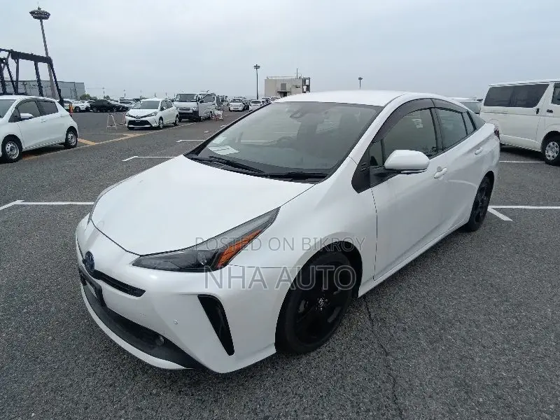 Toyota Prius Limited 2021 Pearl