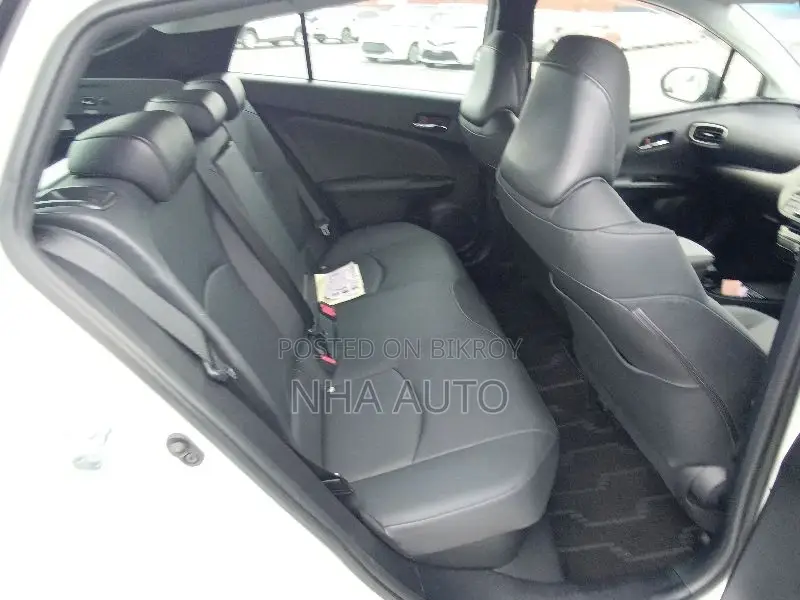 Toyota Prius Limited 2021 Pearl