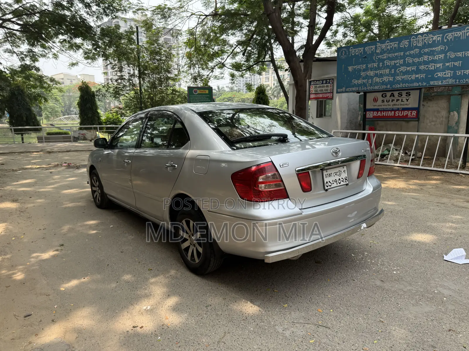 টয়োটা প্রিমিয়ো ২০০৫ সিলভার