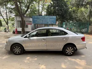 টয়োটা প্রিমিয়ো ২০০৫ সিলভার