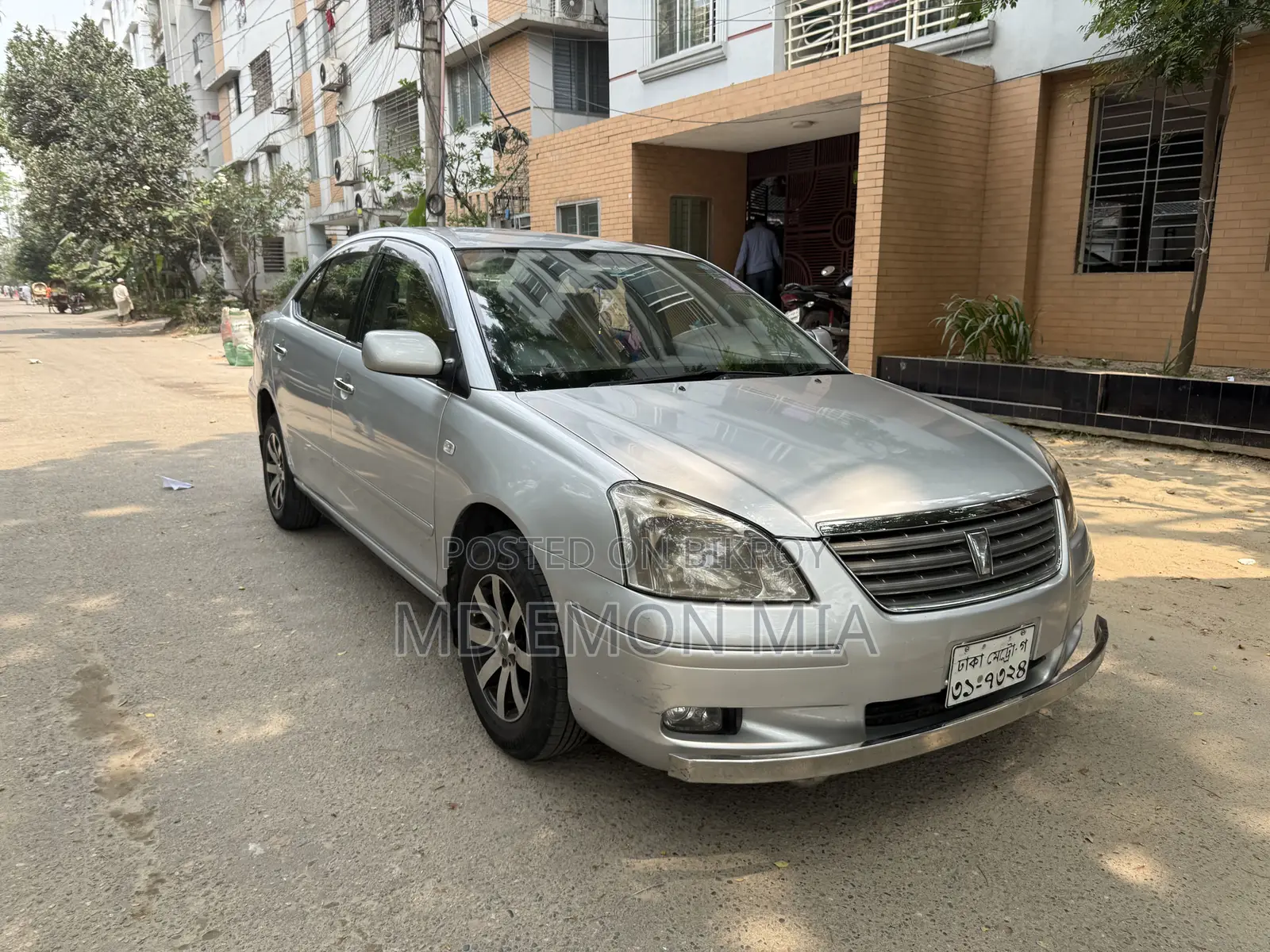 টয়োটা প্রিমিয়ো ২০০৫ সিলভার
