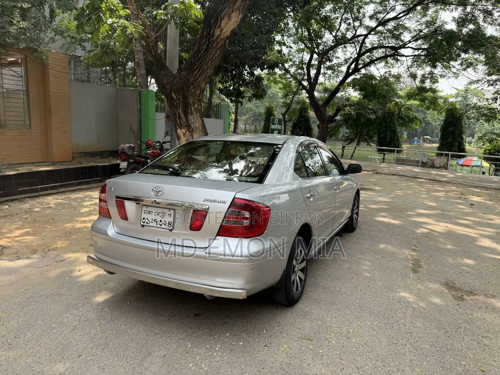 টয়োটা প্রিমিয়ো ২০০৫ সিলভার