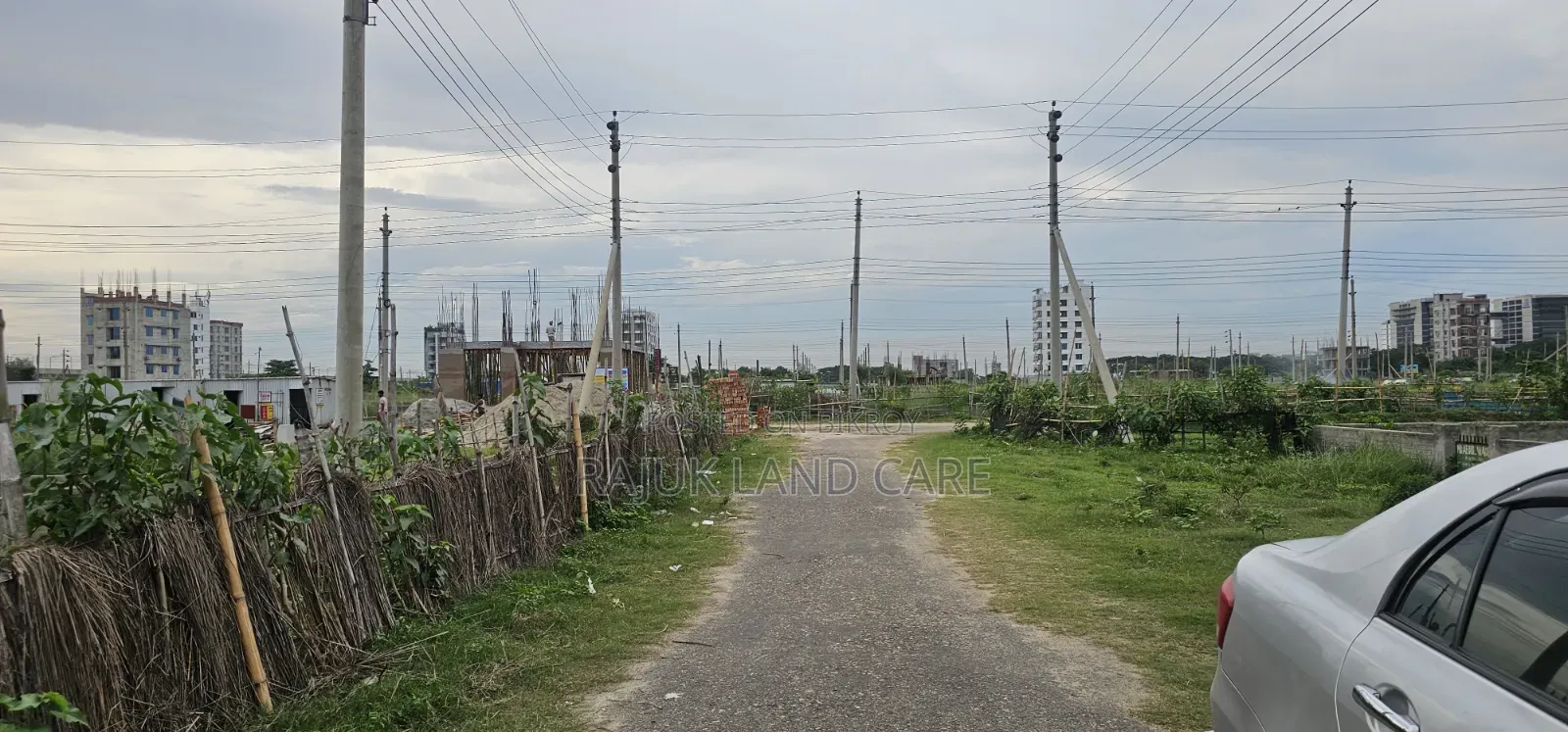 প্লট বিক্রি হবে