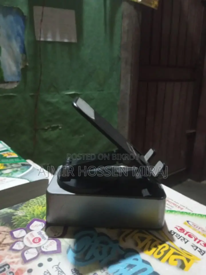পাওয়ার ব্যাংক + ব্লুটুথ বক্স সহ মোবাইল স্ট্যান্ড