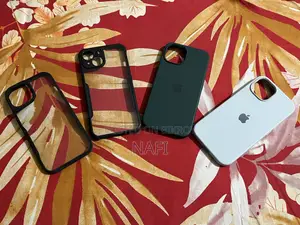 iPhone 13/14/15 Back Covers (4)