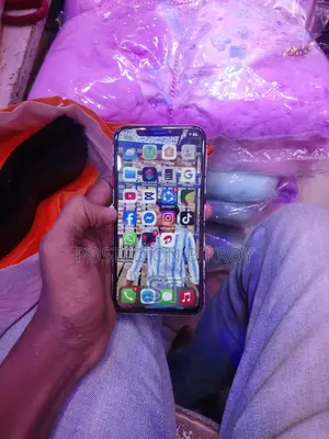 Apple iPhone X 64 GB Black
