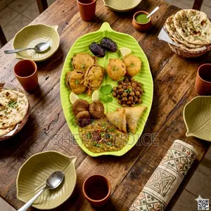 Banana Leaf Shaped Plastic Plate, Green
