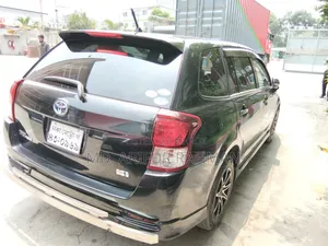 Toyota Corolla Fielder 1.5 Hybrid FWD 2014 Black