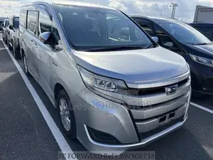 টয়োটা নোয়াহ ২০২১ সিলভার
