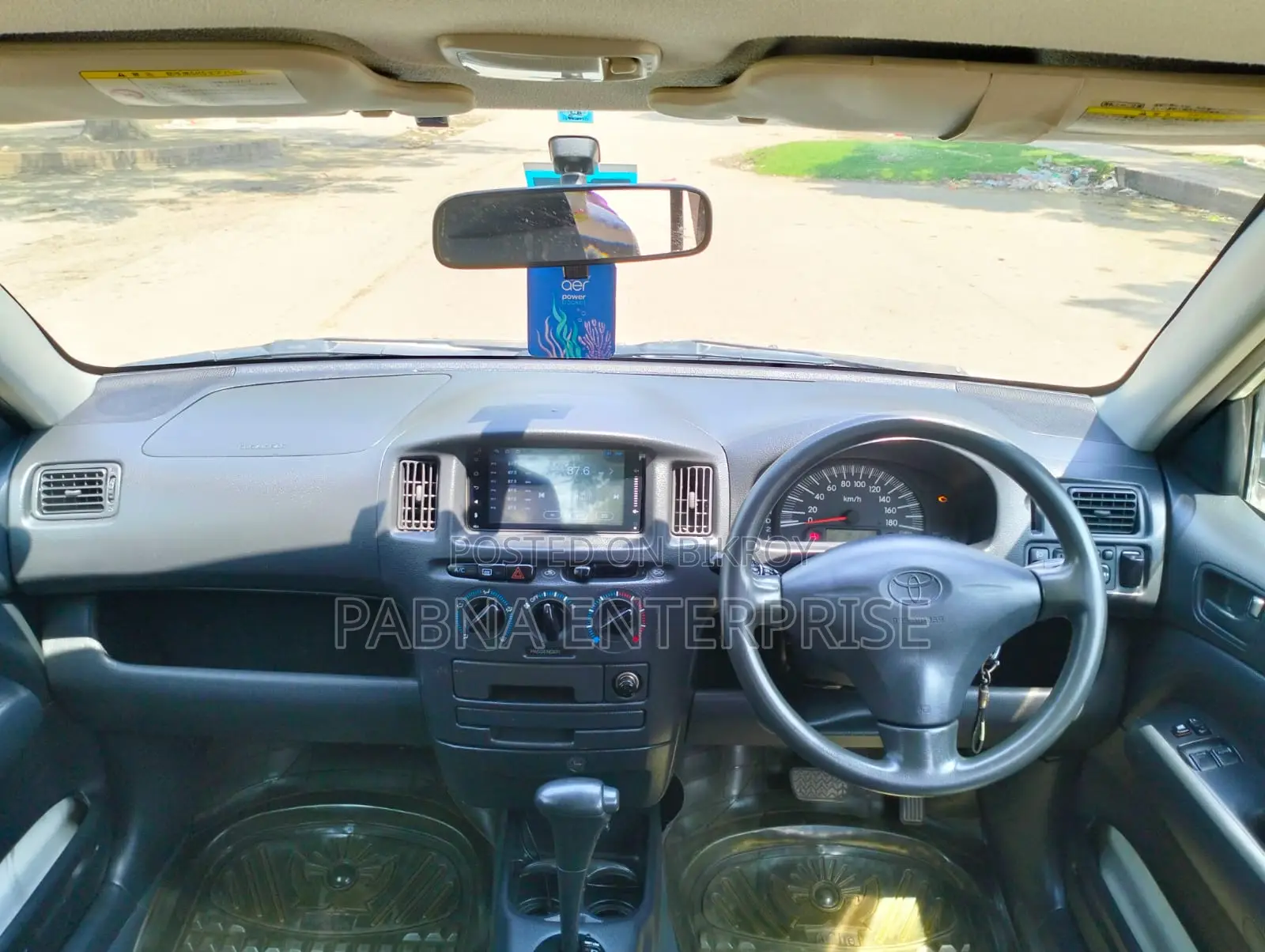 টয়োটা প্রোবক্স ২০১১ সাদা