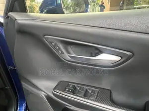 Toyota Crown 2018 Blue