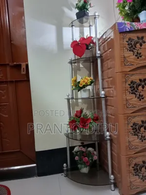 Side Rack With Flowers