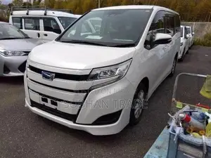 Toyota Noah 1.8 Front-Wheel Drive Hybrid (7 seater) 2021 Pearl