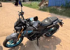 ইয়ামাহা ২০২২ গ্রে