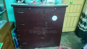 ওয়ার্ডরোব (মেরামত করা)