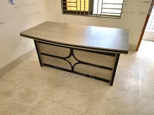 অফিস ডেস্ক (প্রিমিয়াম কোয়ালিটি) – নতুন কন্ডিশন