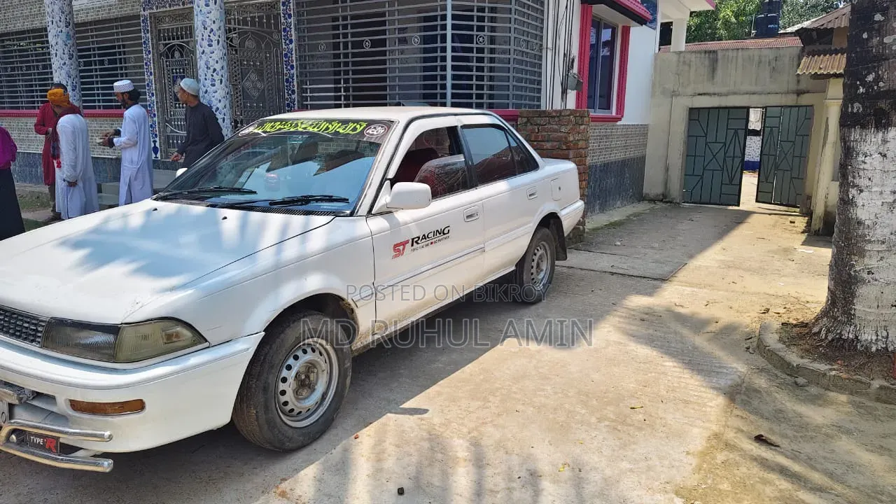 Toyota HiAce 1999 White