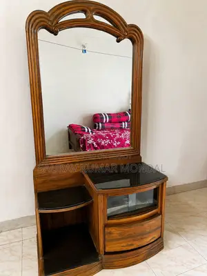 সেগুন কাঠের ড্রেসিং টেবিল