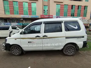 Toyota Voxy 2005 White