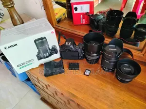 Canon Eos 250d DSLR Camera With 85mm F/1.8 Usm Ultrasonic Lens