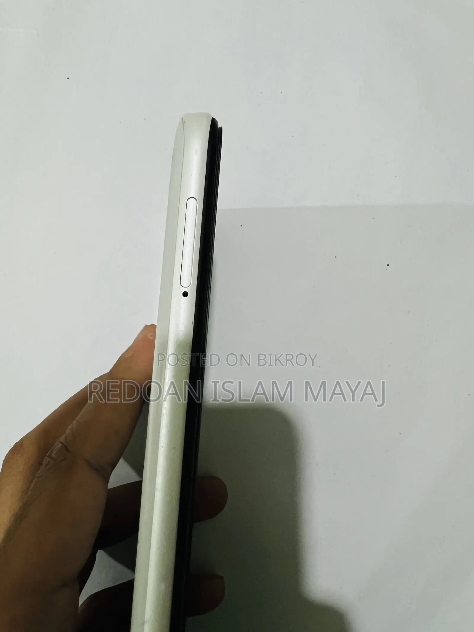 Walton 64 GB White