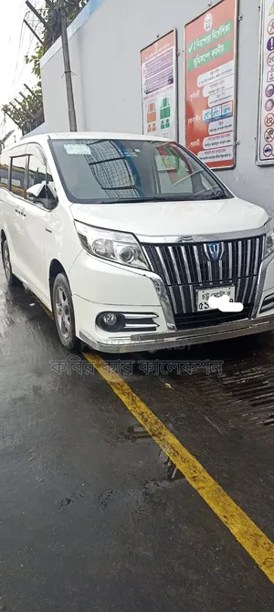 Toyota Esquire 1.8 FWD Hybrid (7 Seater) 2016 Pearl