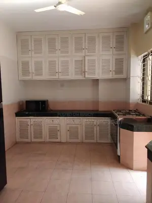 4bdrm Apartment in Baridhara for Sale