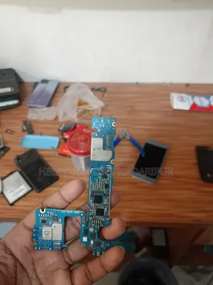 নষ্ট ফোন কেনা হয়।