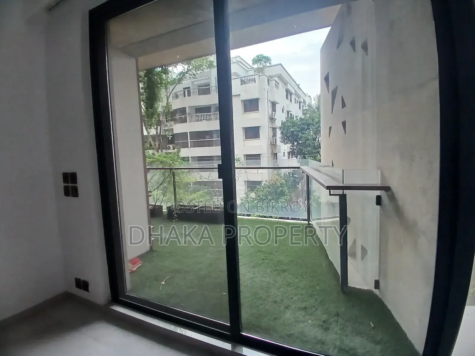 4 Bedroom Apartment in SPL, Baridhara for Rent